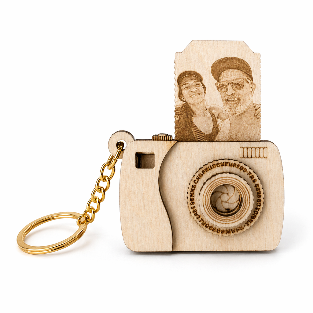 Portachiavi Fotocamera Personalizzato in Legno – Regalo Unico con Foto o Dedica
